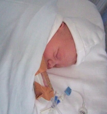 Pasgeboren baby zoontje hersenvliesontsteking ziek door GBS bacterie - Mama's Meisje blog