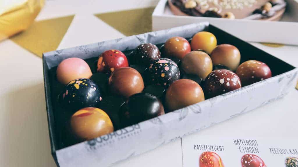 Ambachtelijke bonbons thuisbezorgd chocoladebezorgd.nl - Mama's Meisje blog