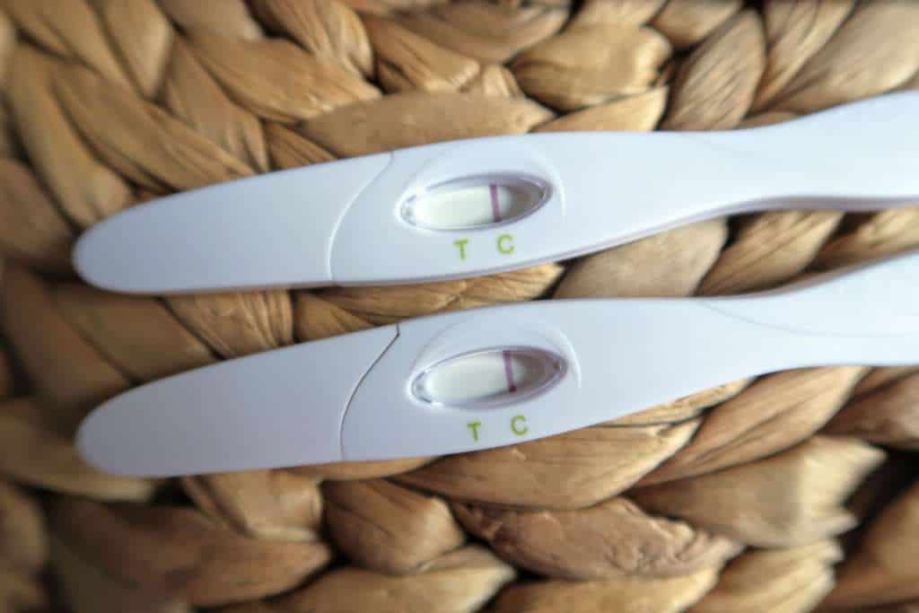 Vroege zwangerschapstesten van Etos Early zwangerschapstest licht positief uitslag 5 of 4 dagen voor NOD - Mama's Meisje blog
