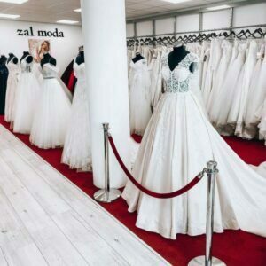 Betaalbare bruidsjurken bij Zal Moda in Colmschate - Mama's Meisje blog