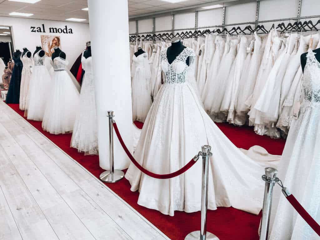 Goedkope trouwjurken bruidsmode betaalbaar regio Deventer Zal Moda review - Mama's Meisje blog