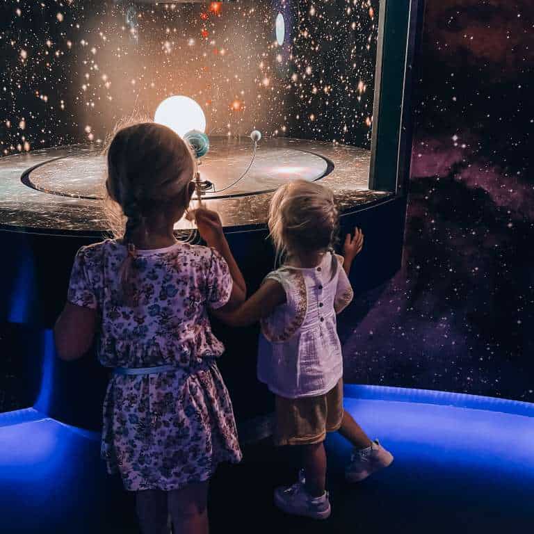 Budget Uitje Planetarium Franeker met kinderen - Mama's Meisje blog