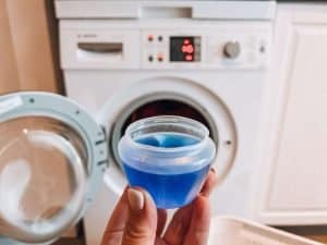 Doseerbol wasmiddel gebruiken ervaring tips besparen op wasmiddel - Mama's Meisje blog